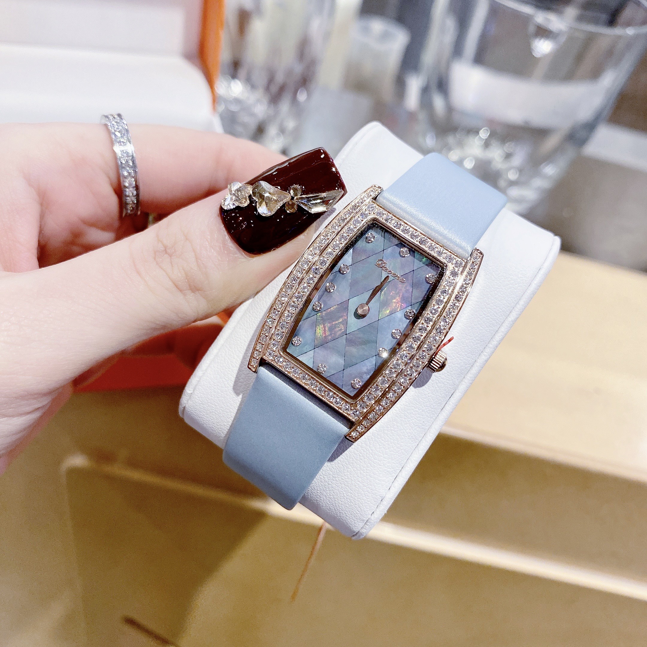 Đồng hồ nữ dây da đeo tay chống nước thời trang cao cấp Davena size 32mm fulbox , vỏ thép không gỉ , mặt chữ nhật sang trọng , shop kiwi
