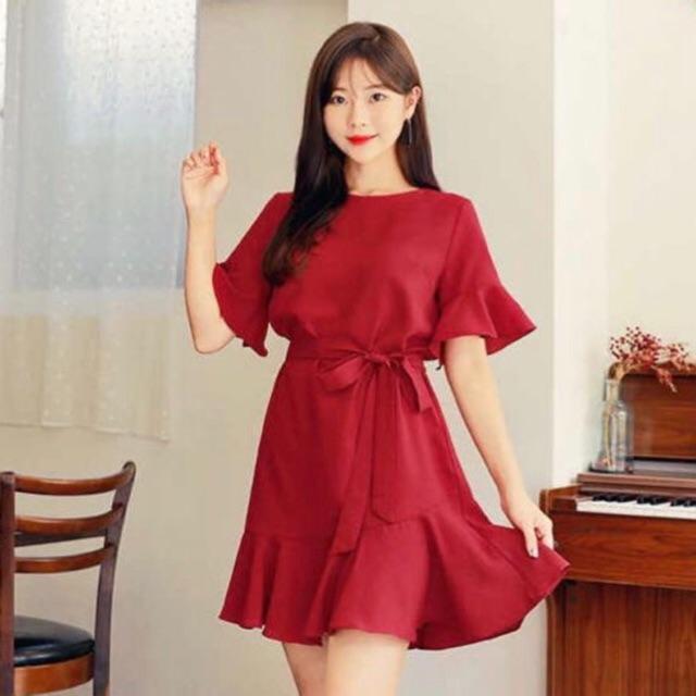 Đầm đỏ cột eo