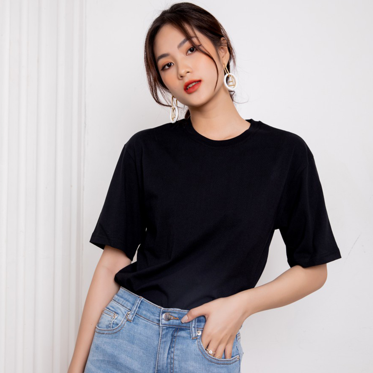 Áo thun nữ cổ tròn MASARA, màu ĐEN vải Cotton pha sợi đặc biệt chống nhăn, thấm hút, thoáng mát, phom dáng hiện đại