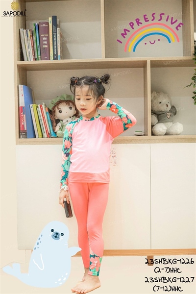 Bộ đồ bơi bé gái phối màu hồng cam có hoa