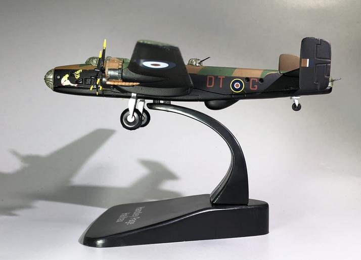Mô hình máy bay wwii halifax handley page uk atlas tỉ lệ 1:144