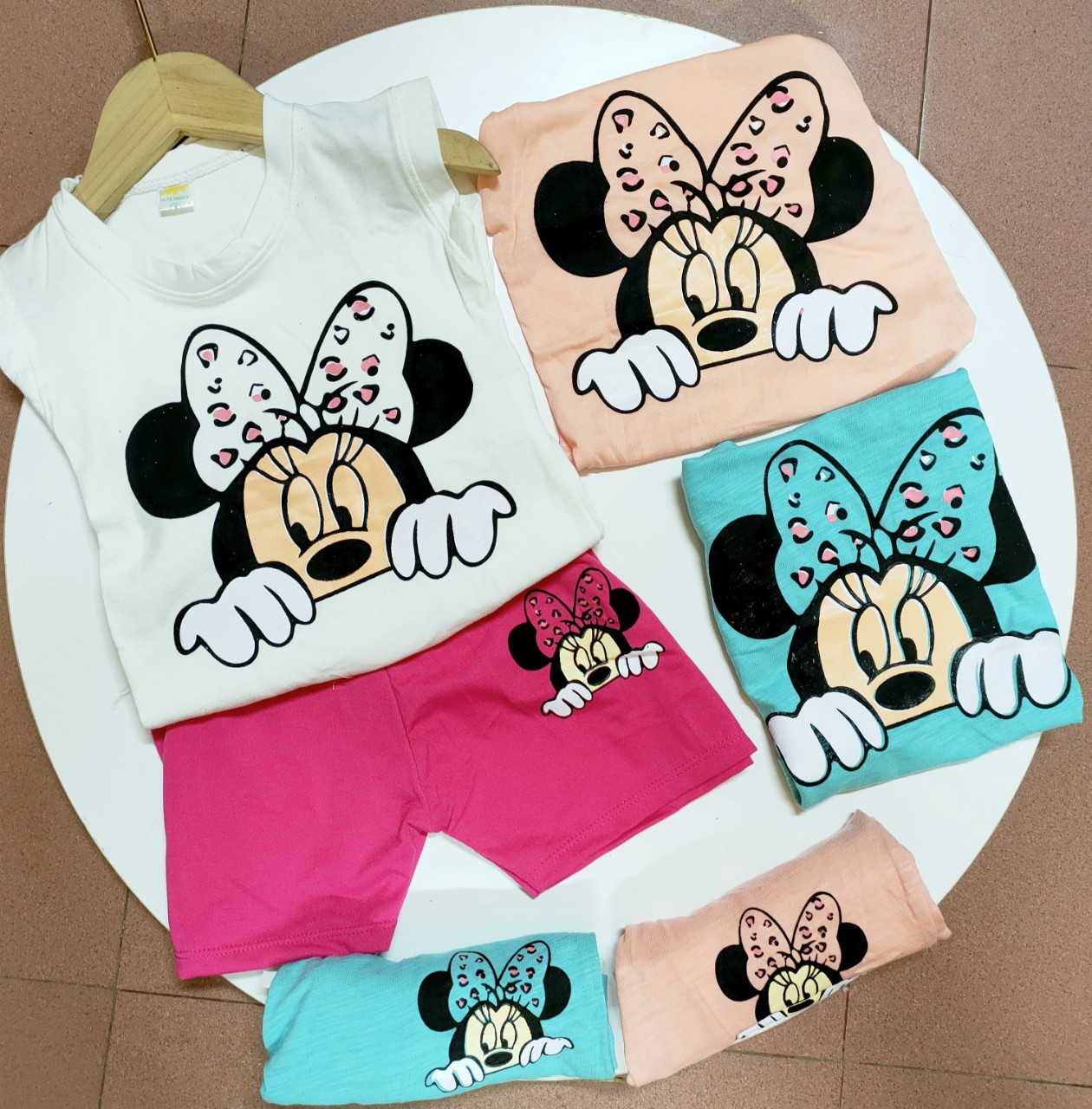 Bộ quần ba lỗ áo thun cotton bé gái mát, mềm mùa hè họa tiết chuột micky cho bé 8-18kg