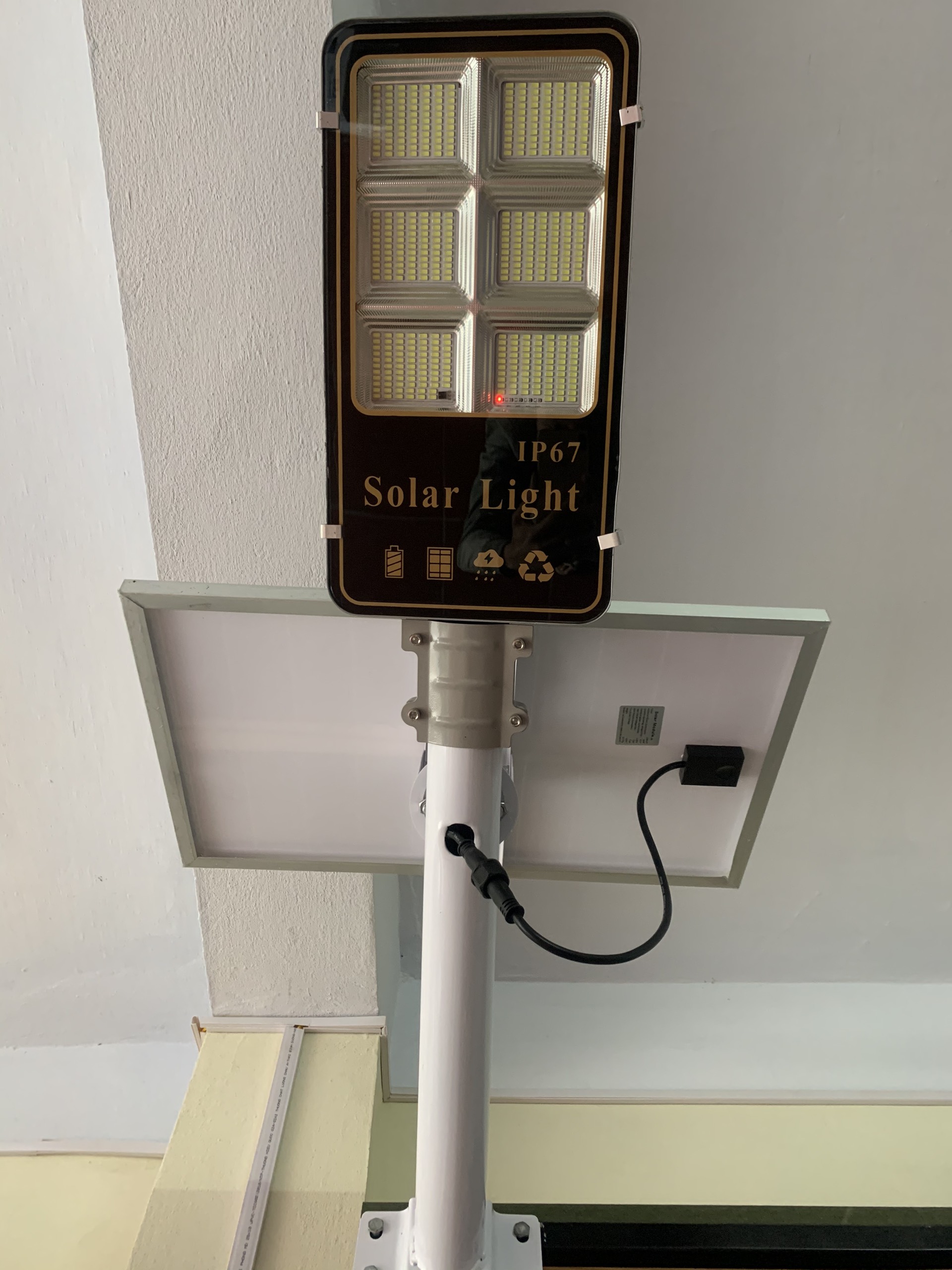 Đèn Năng Lượng Mặt Trời 6 Khoang 300W Solar Light - Đèn Đường Phố Năng Lượng Mặt Trời Vỏ Nhôm Hợp Kim BẢO HÀNH 2 NĂM Sản phẩm sử dụng 100% năng lượng mặt trời, chống nước tiêu chuẩn IP-67