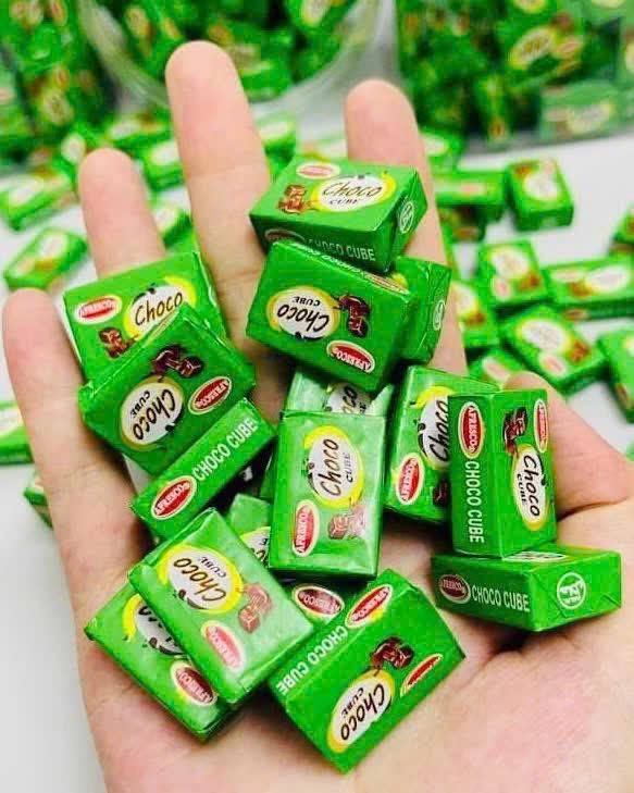 Kẹo Choco Cube hộp lớn 120 viên siêu ngon - Bánh kẹo đồ ăn vặt cho bé