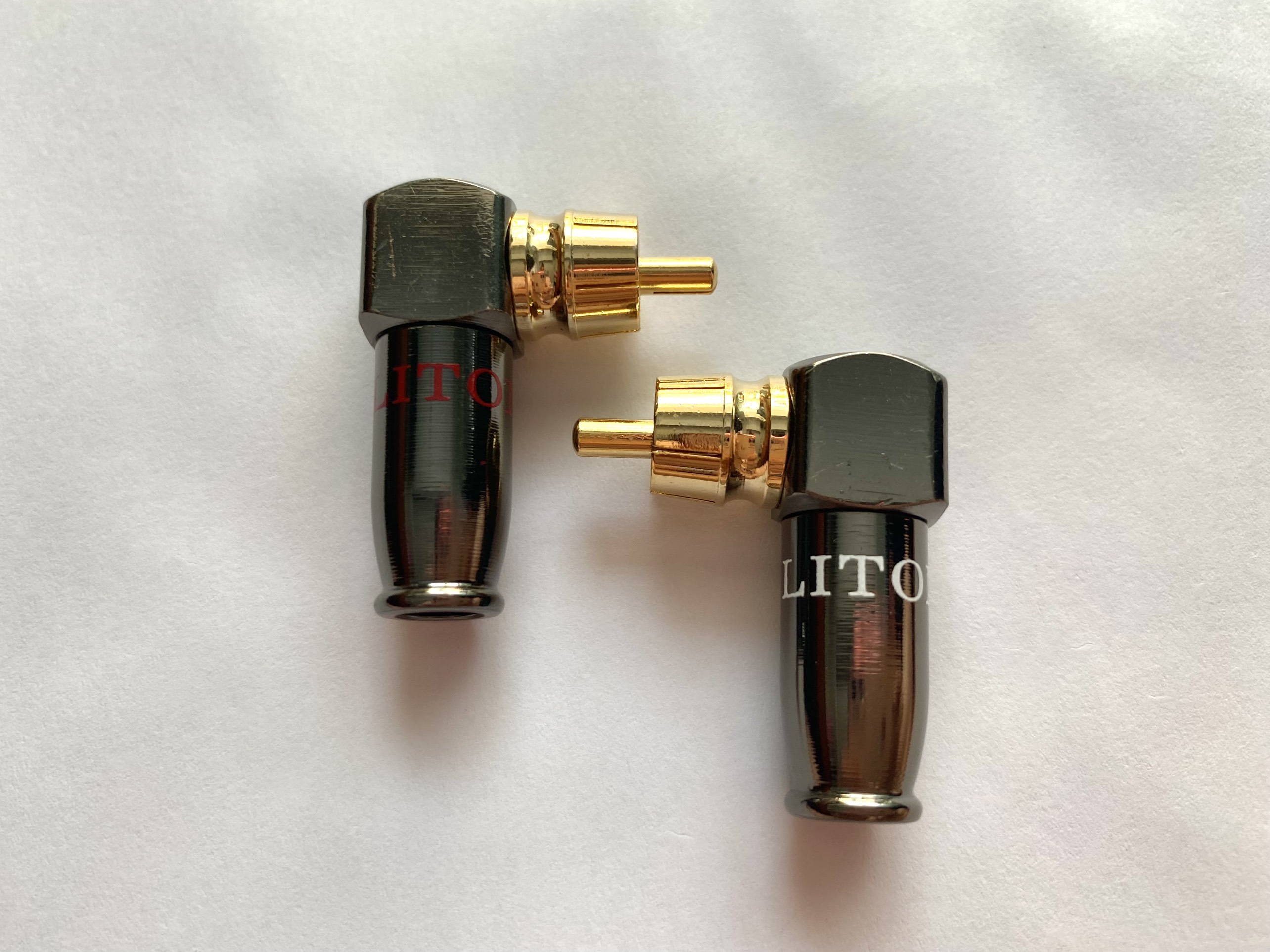 2 Jack hoa sen av cong bẻ góc