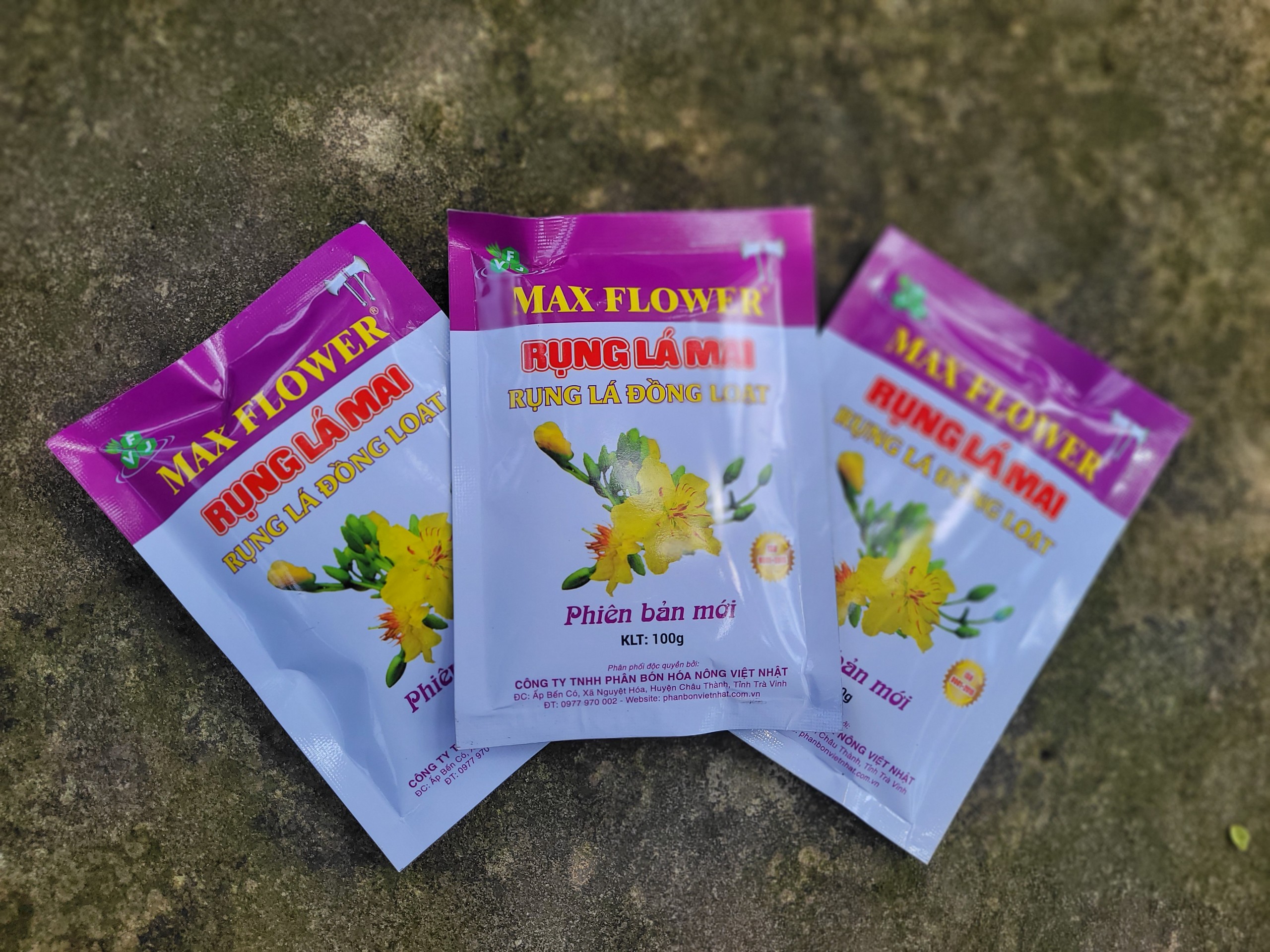 Xịt rụng lá mai vàng, hoa giấy phân bón lá max flower rụng lá mai gói 100gram an toàn cho cây, rụng lá đồng loạt_thien thinh shop