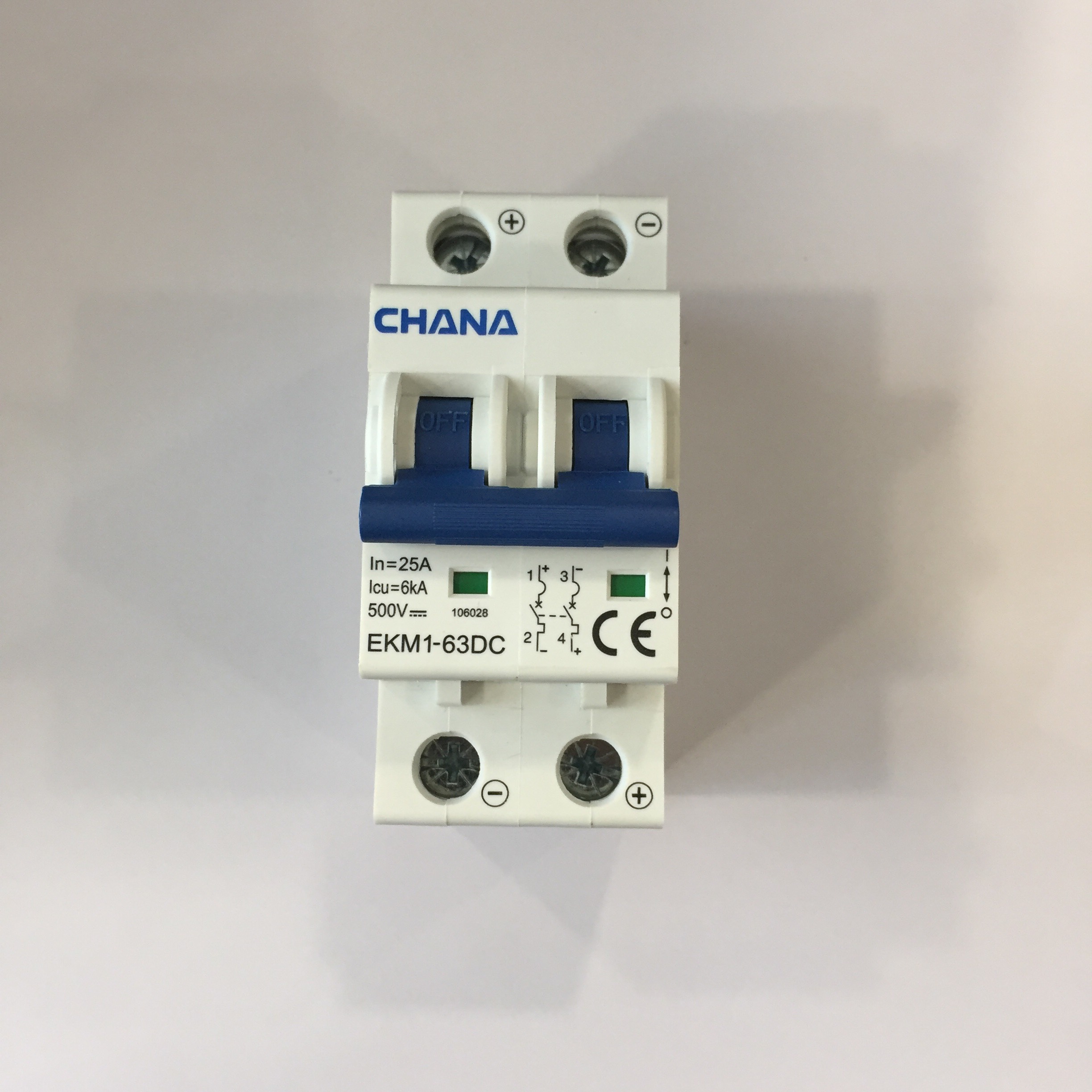 Cầu dao điện một chiều DC CB Bộ ngắt mạch cho Solar Năng Lượng Mặt Trời GIVASOLAR CHANA DC 500V 1000V 25A