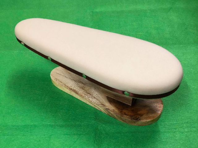 Con ngựa dùng để ủi quần áo