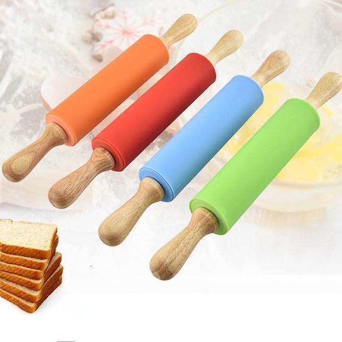 Cây lăn bột bằng gỗ có trục xoay