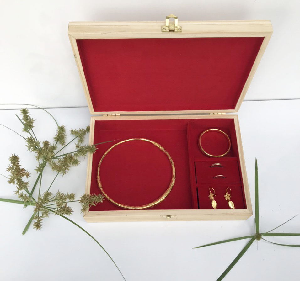 [HCM]Hộp đựng trang sức cưới [ HAMET ] cao cấp bằng gỗ thông tự nhiên{ TẶNG COMBO 2 TẮM KHẮC LASER ĐỂ TRANG TRÍ TRÊN MẶT HỘP].Hộp dùng đựng trang sức cưới của hồi môn như: nhẫn cưới vòng dây chuyền.