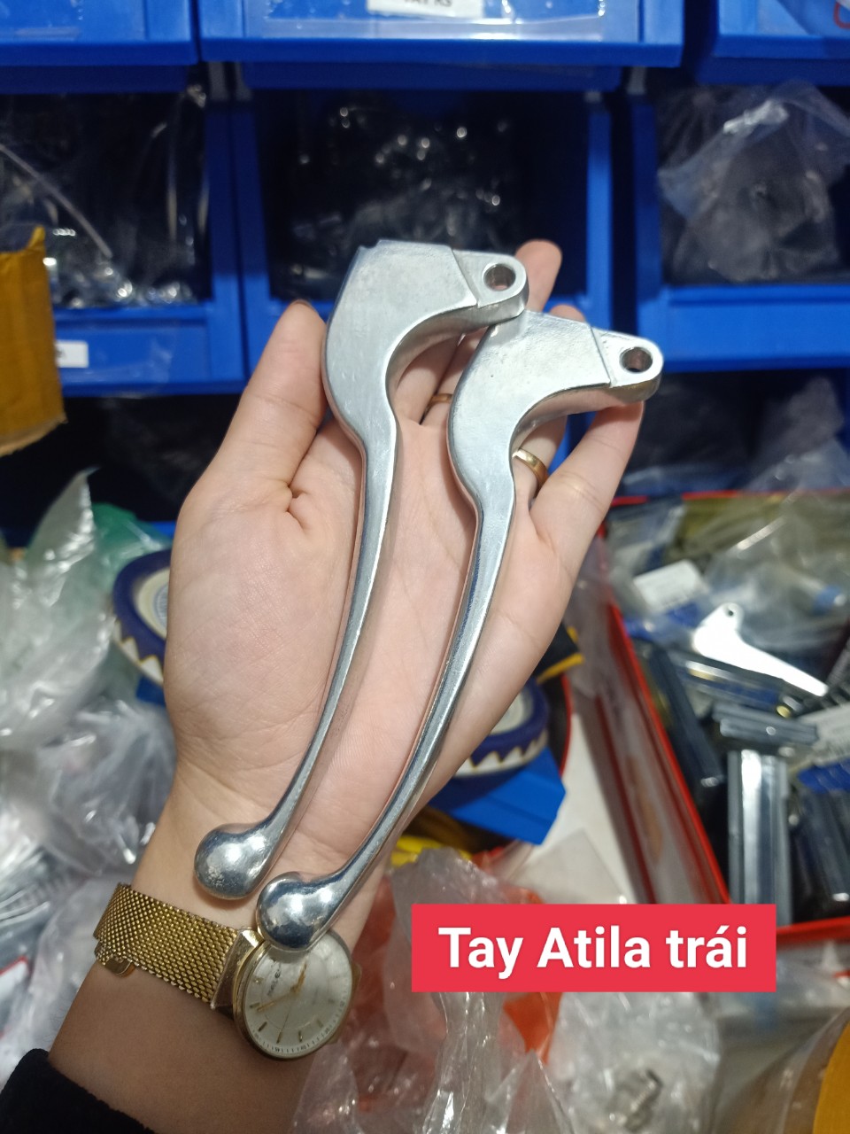 Tay thắng trái xe máy Attilla