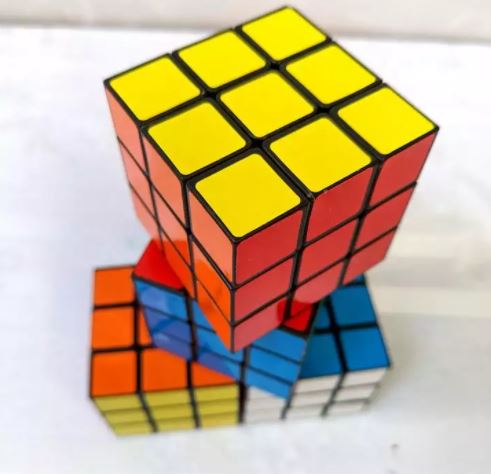 Rubik 3x3 viền đen, đồ chơi phát triển trí tuệ trẻ em Rubich 3x3 Rubic 2 thường Đồ chơi trẻ em bằng nhựa