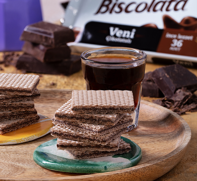 Bánh xốp Biscolata Veni Trio nhân sữa và kem hạt phỉ