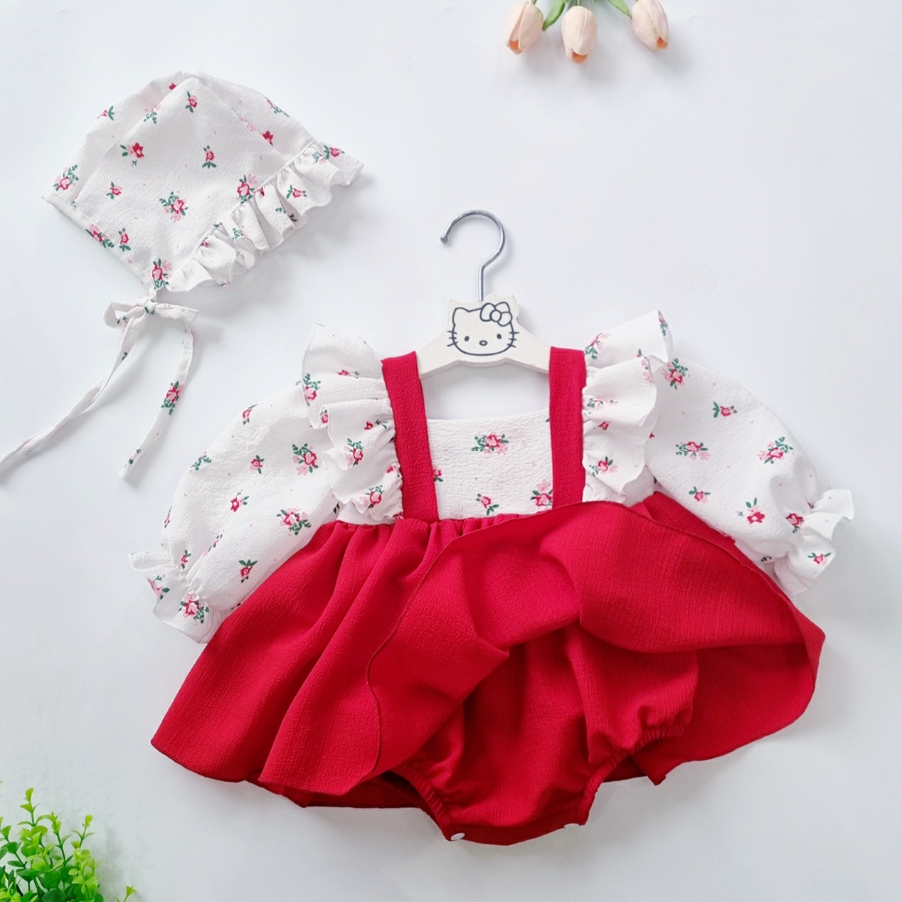 body bé gái giả váy yếm đỏ TẶNG KÈM NÓN MÂU MỚI NÈ 3-13KG