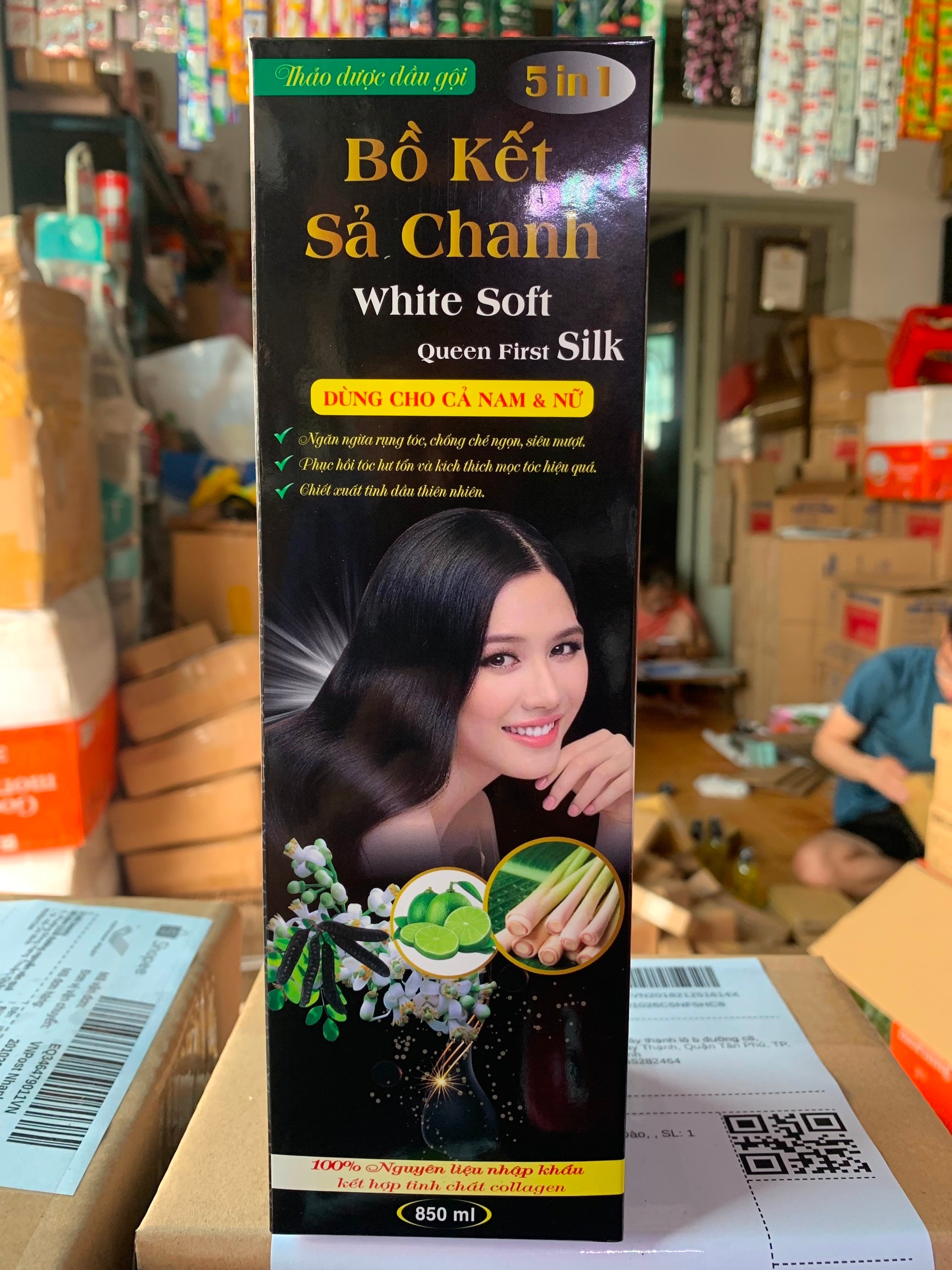 Dầu gội bồ kết chanh xả hoa bưởi 850ml/chai.