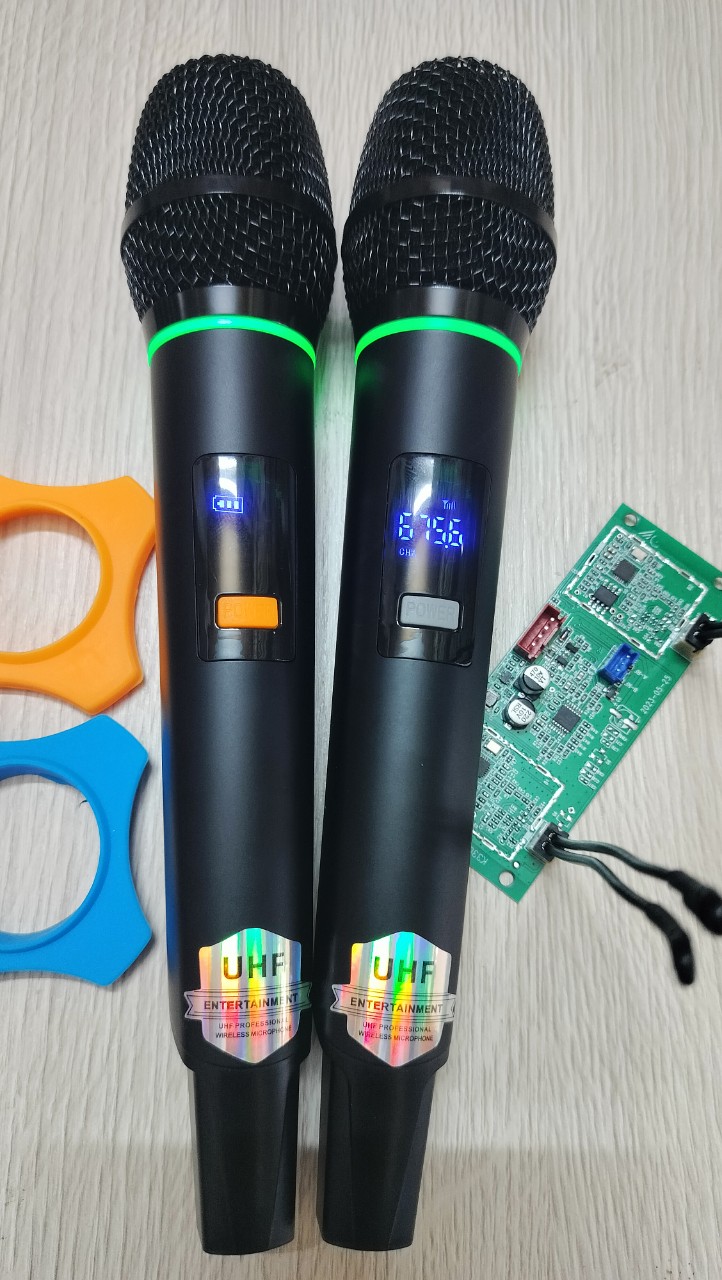 Micro loa kéo di đông micro không dây loa kéo chống hú tốt có đèn led