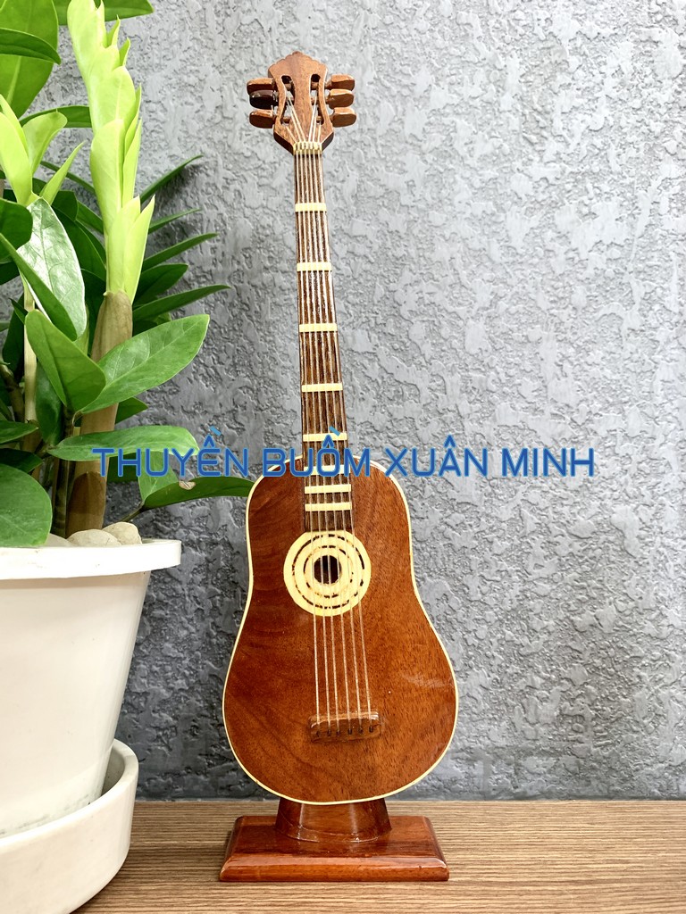 Mô hình nhạc cụ cây đàn guitar classic | gỗ căm xe | cao 32cm