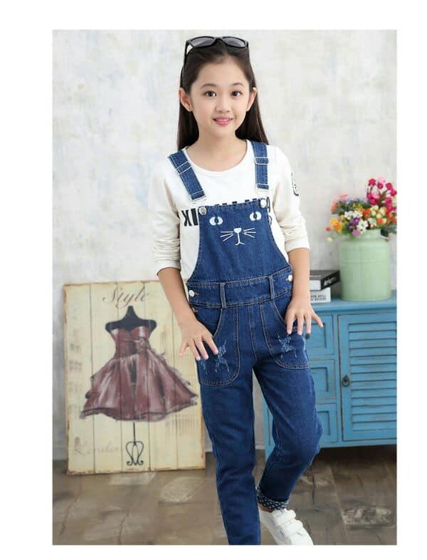 Quần yếm hình mèo cho bé từ 16 tới 45 kg