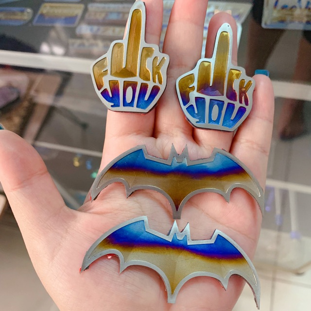 ???? tem titan hình trang trí xe