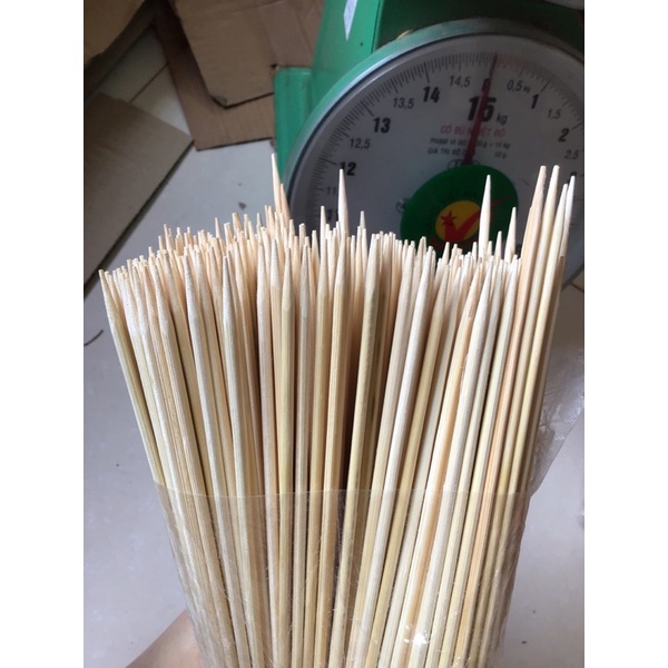 100 tăm xiên ,que tăm tre xiên thịt nướng xúc xích loại dài 15cm và 20cm
