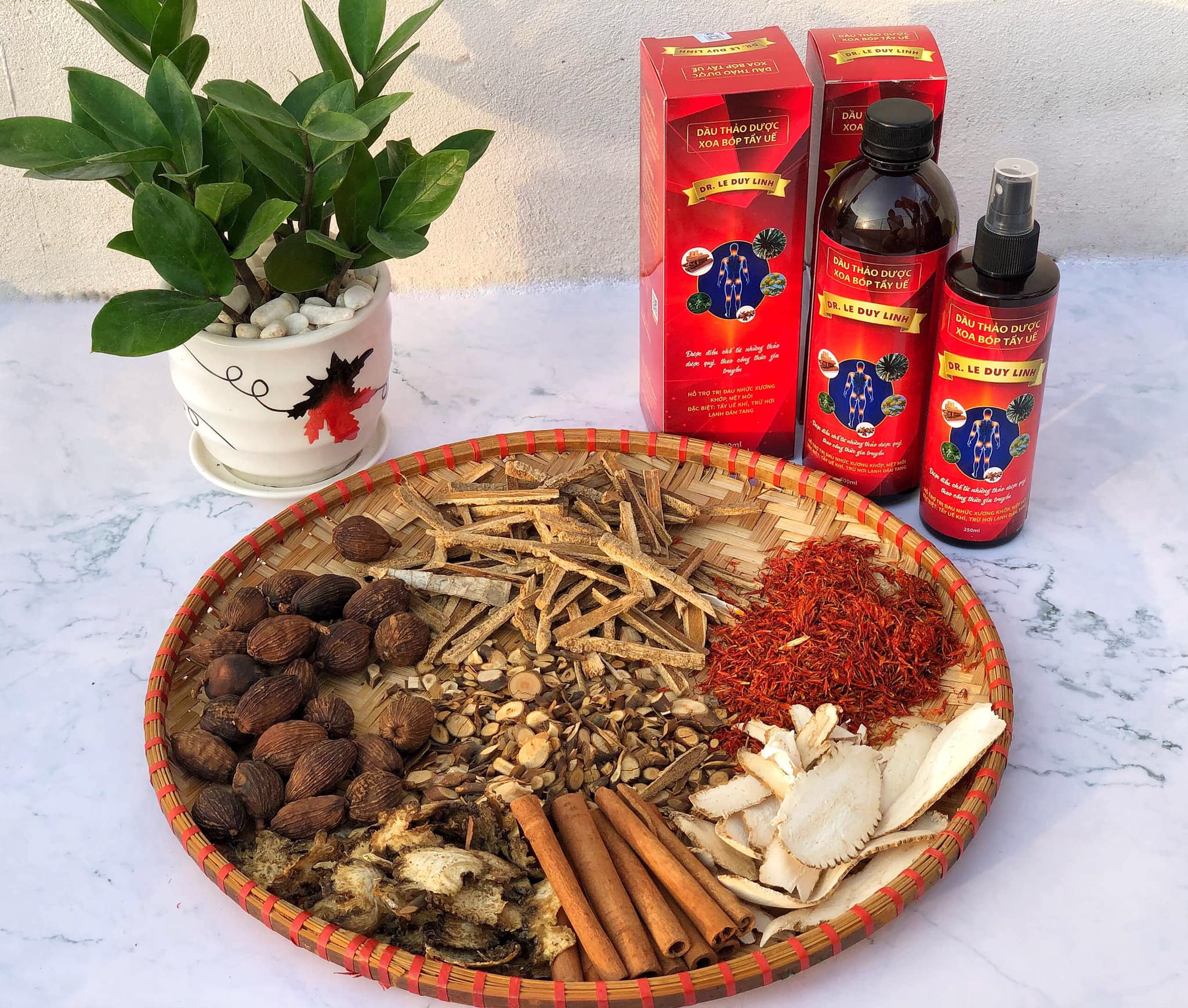 Dầu thảo dược Dr. Lê Duy Linh 500ml