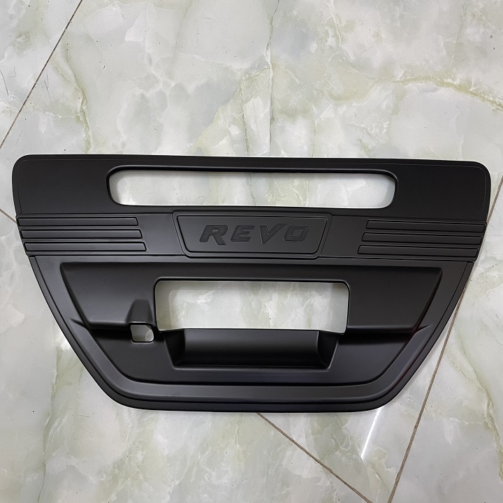 Bộ ốp hõm cốp, ốp bửng nhựa đen xe Toyota Hilux Revo các form 2016-2021