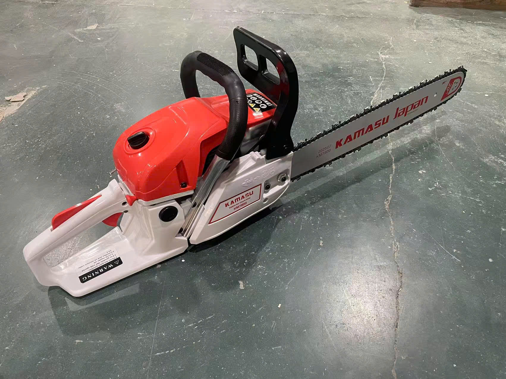 Máy cưa xích chạy xăng kamassu 7900 nhật bản nhông đồng tiền