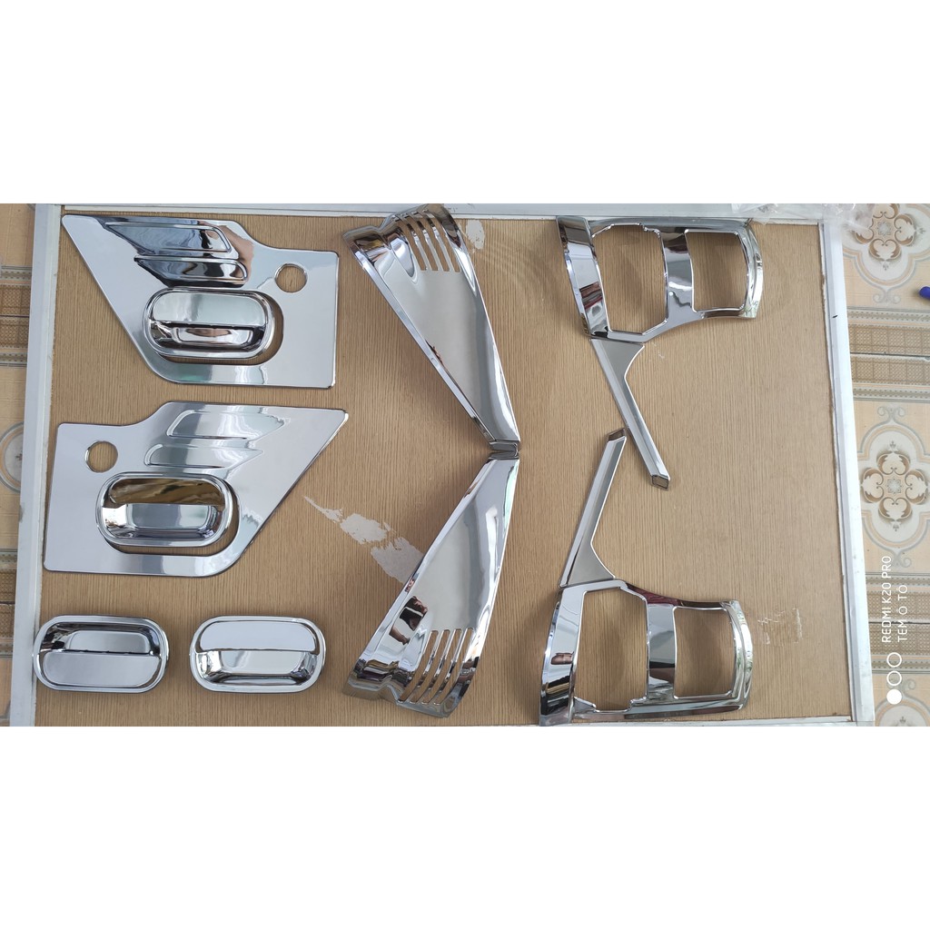 Ốp tay nắm cửa ISUZU QKR loại thường và loại cánh chim