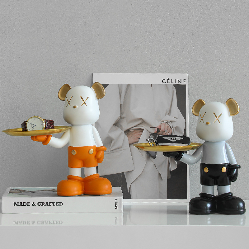 Tượng gấu Bearbrick đứng bê khay decor đựng mỹ phẩm trái cây trang trí nhà cửa