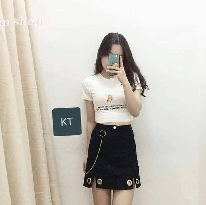 Áo thun croptop họa tiết hoa cúc