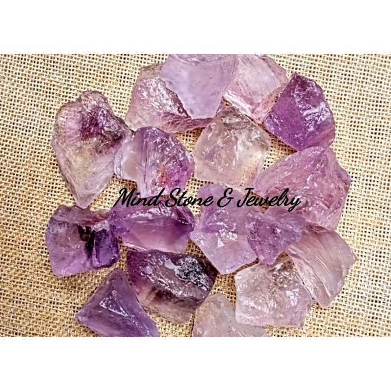 Viên đá thanh tẩy thach anh tím nhạt Lavender Amethysts