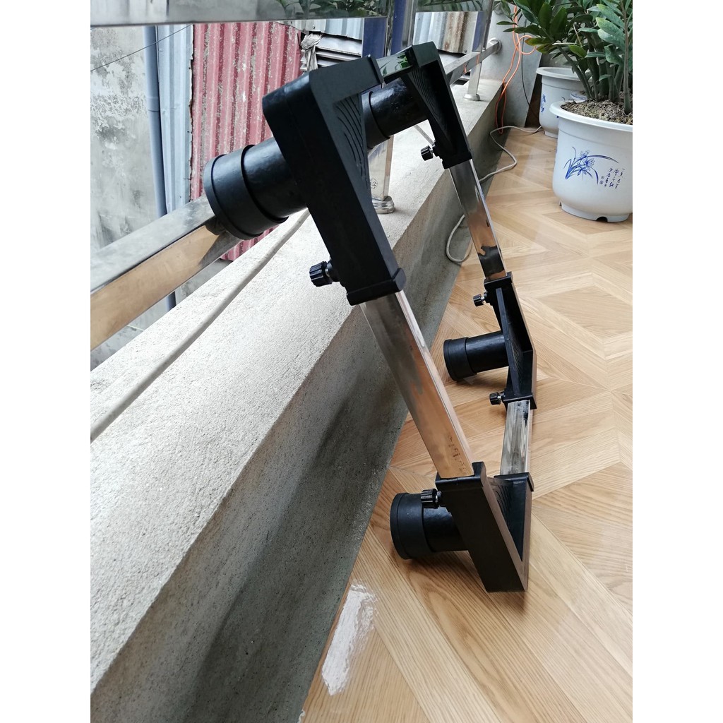 Kệ chân để máy lọc nước.