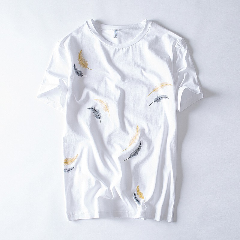 Men's T-Shirt, Round Neck, Sweat-Absorbent Fabric, Tight-Fitting, Suitable for Summer, One Color, Keeping up with Fashion Trends