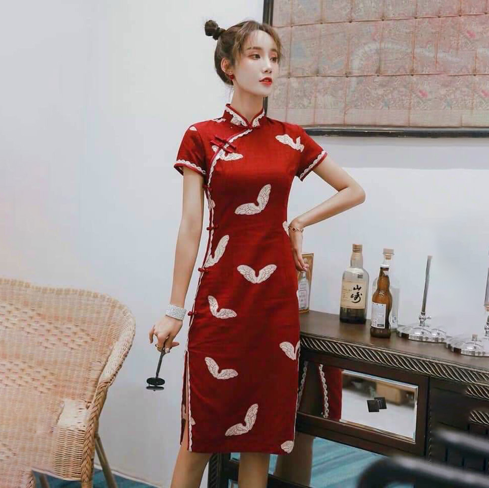 [Mẫu Hot] Đầm Váy Nữ Cổ Tàu Sườn Xám Nút Mây Xẻ Tà Diện Đồ Đi Lễ Hội Tết Hay Đi Chơi Cực Đẹp - Phối Thêm Chiếc Áo Khoác Ngoài Và 1 Chiếc Quạt Là Chuẩn Qúy Phái Thời Trang Kiểu Cách Đi Chơi, Đi Dự Tiệc D.ONE FASHION, Mẫu Free Size (40-55Kg) Mặc Vừa