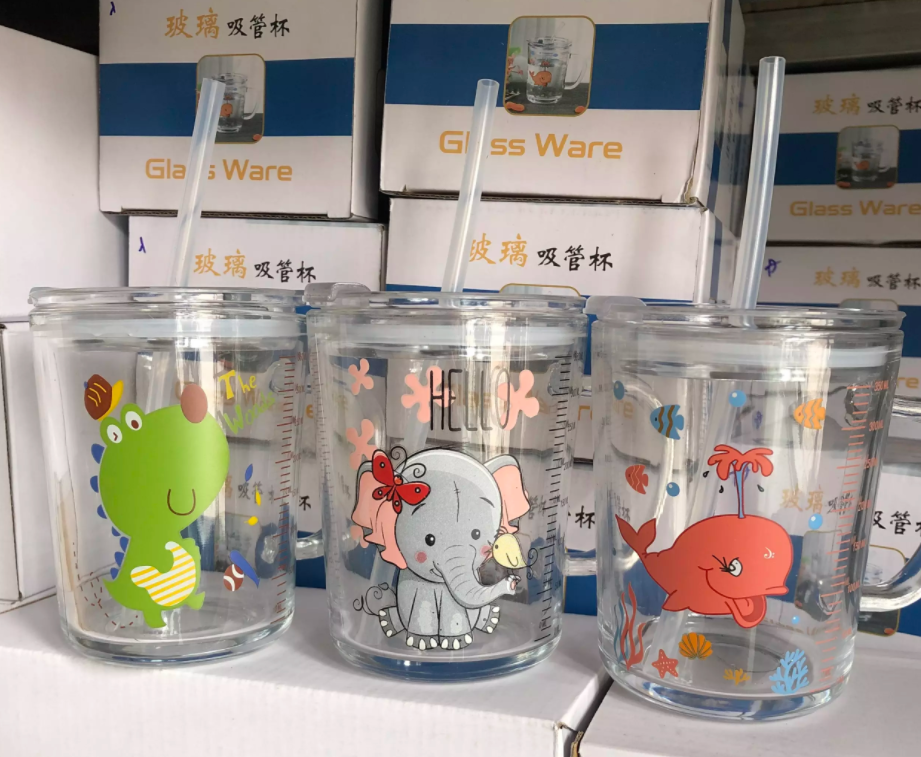 [HCM][CÓ ỐNG HÚT] LY NƯỚC LY THỦY TINH CÓ VẠCH CHIA ML CỐC SỮA CỐC ĂN SÁNG CỐC CÓ NẮP CỐC NƯỚC THỦY TINH TRONG SUỐT - HÌNH NGẪU NHIÊN