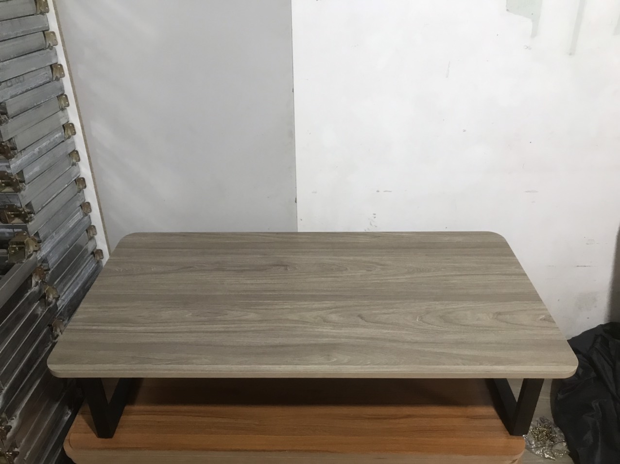 Bàn ngồi bệt, bàn chân sắt, bàn gấp gọn làm từ ván CN mdf chống ẩm