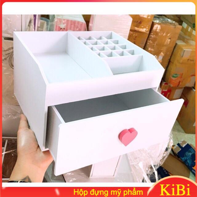 Kệ mỹ phẩm 1 ngăn trắng núm trái tim màu hồng đựng son phấn
