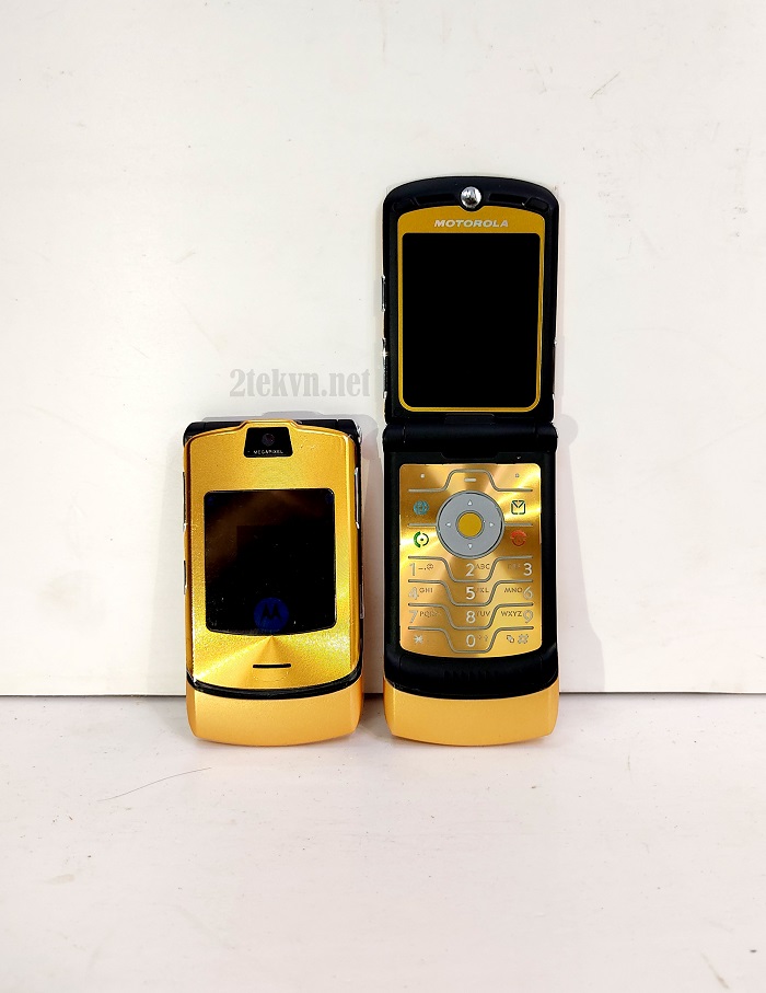 Điện thoại moto v3i/v3 nắp gập nhiều màu cổ phổ thông giá rẻ bảo hành 1 năm