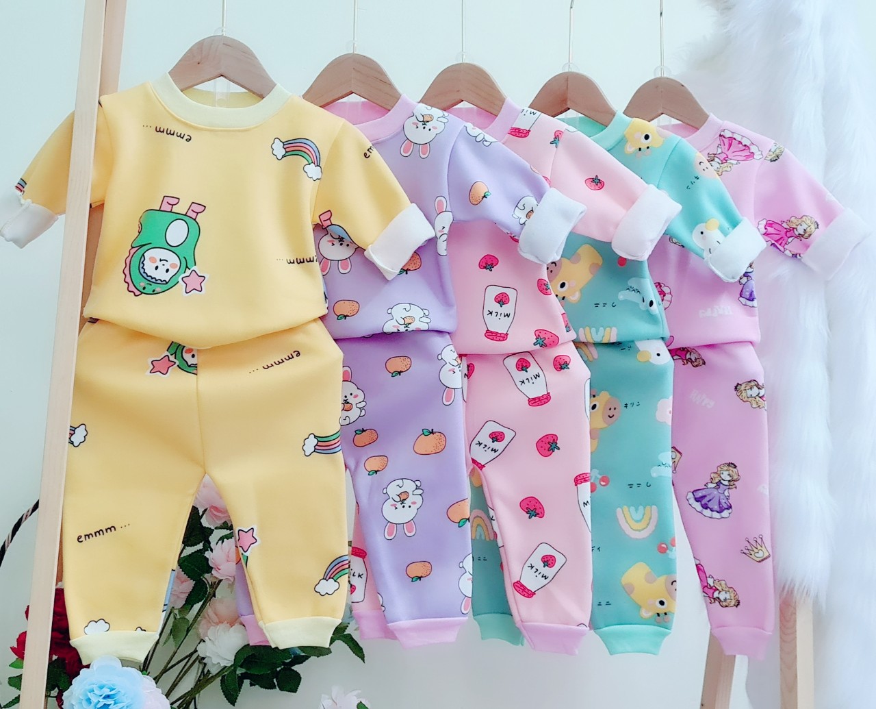 Bộ nỉ lông giữ ấm mùa đồng cho bé gái từ 4-14kg