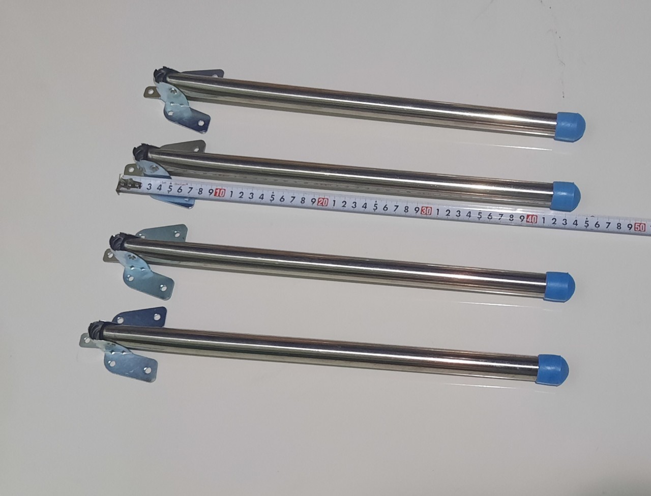 Bộ 4 chân bàn inox dạng ống, cao sử dụng 40cm, chân bàn xếp gọn lại tiện dụng, độ bền cao, không rỉ.