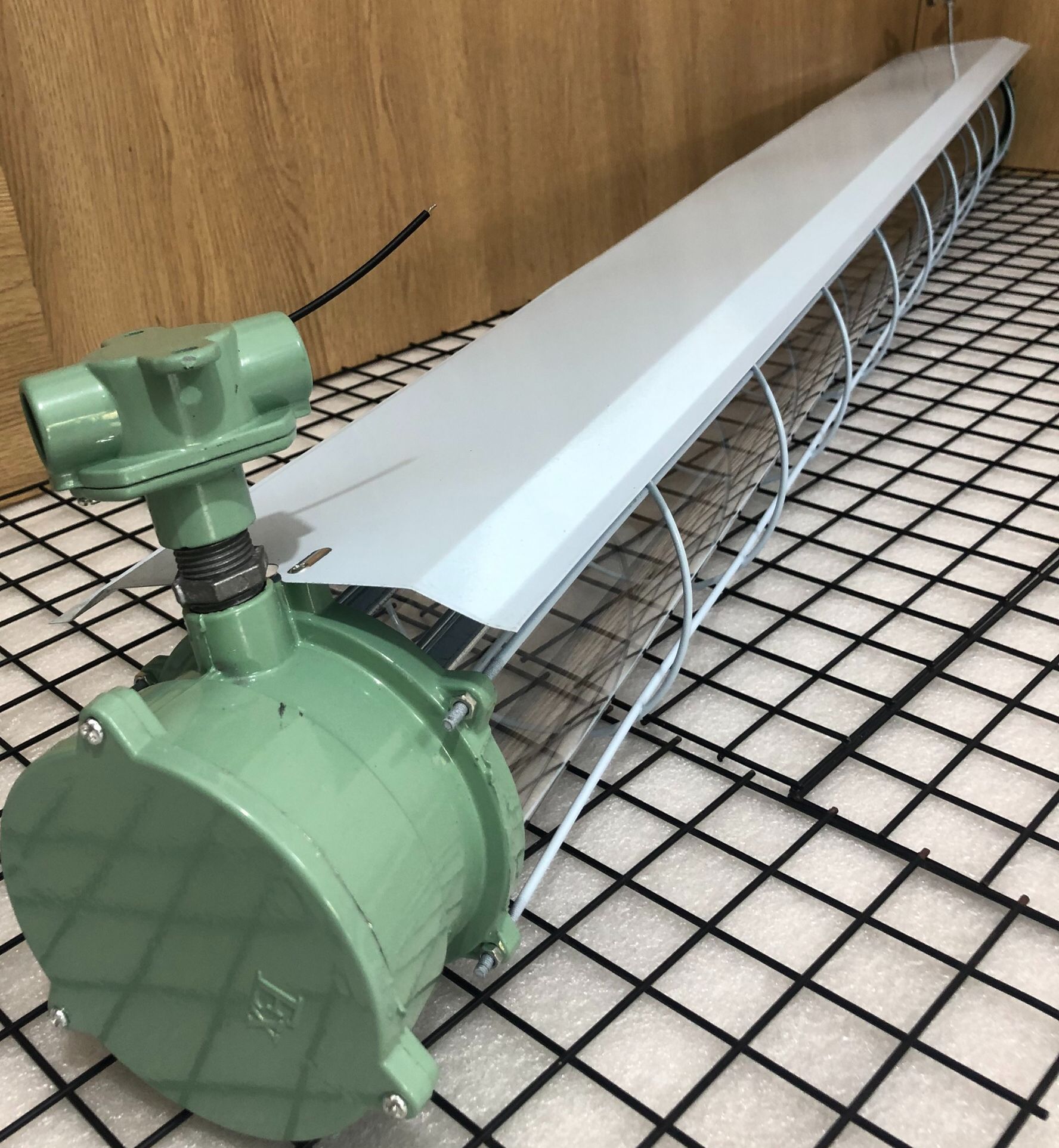 [HCM]Máng đèn LED -  Máng chống cháy nổ 1m2 (đôi)  EX - C2 - 120