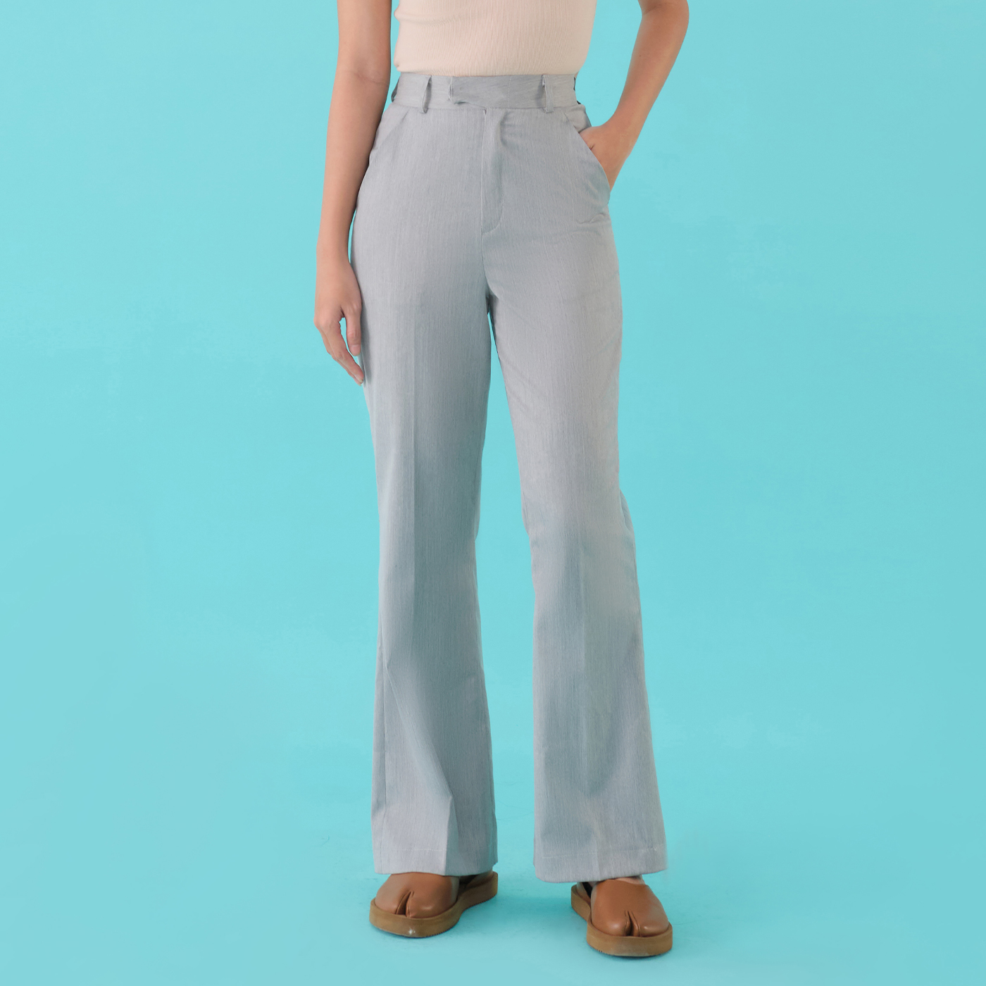 Andabove - Quần tây nữ ống loe Bootcut - Màu Xám