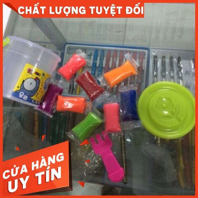 Đất nặn xô bé 8 màu