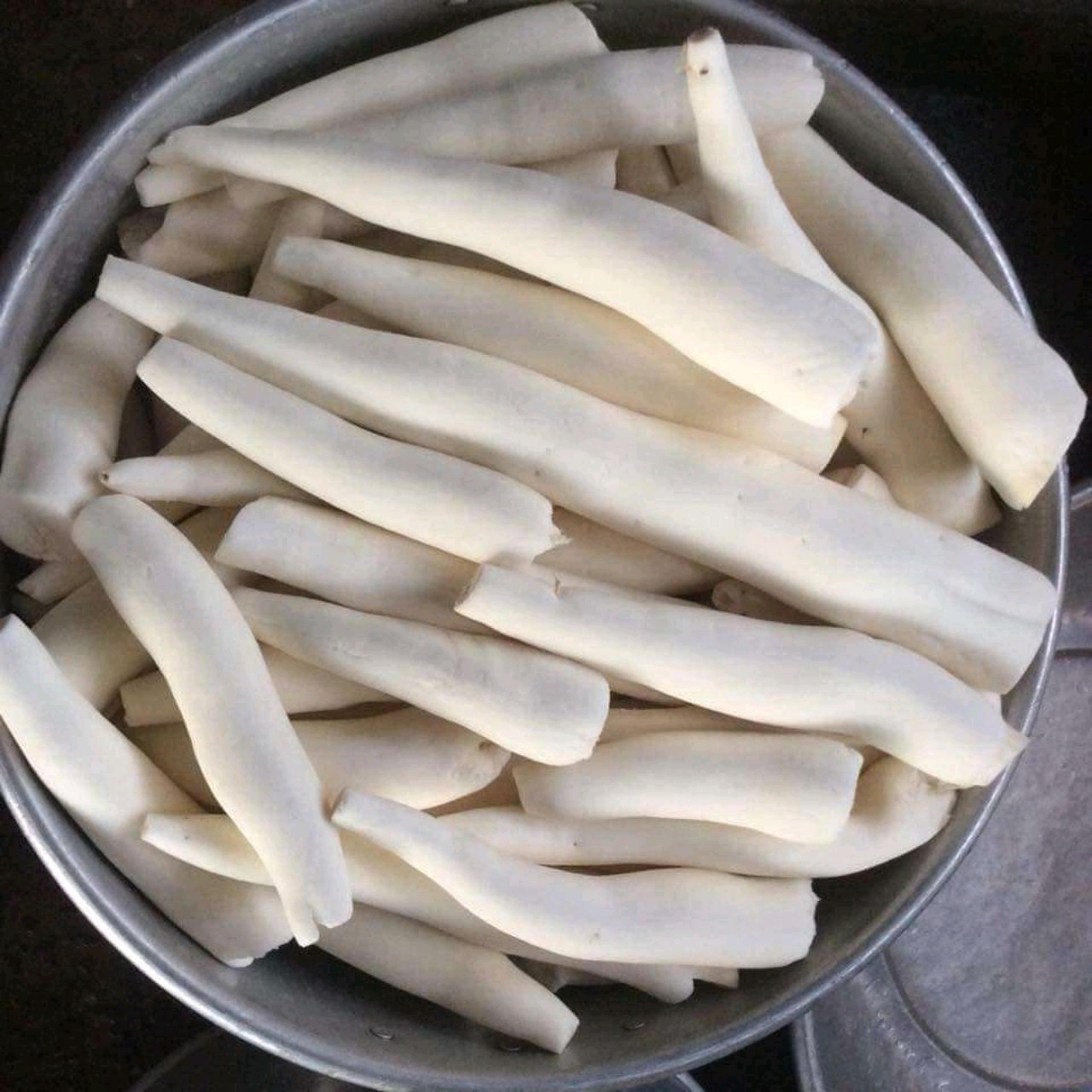Khoai mi hap nuoc dua gia 45k /1kg