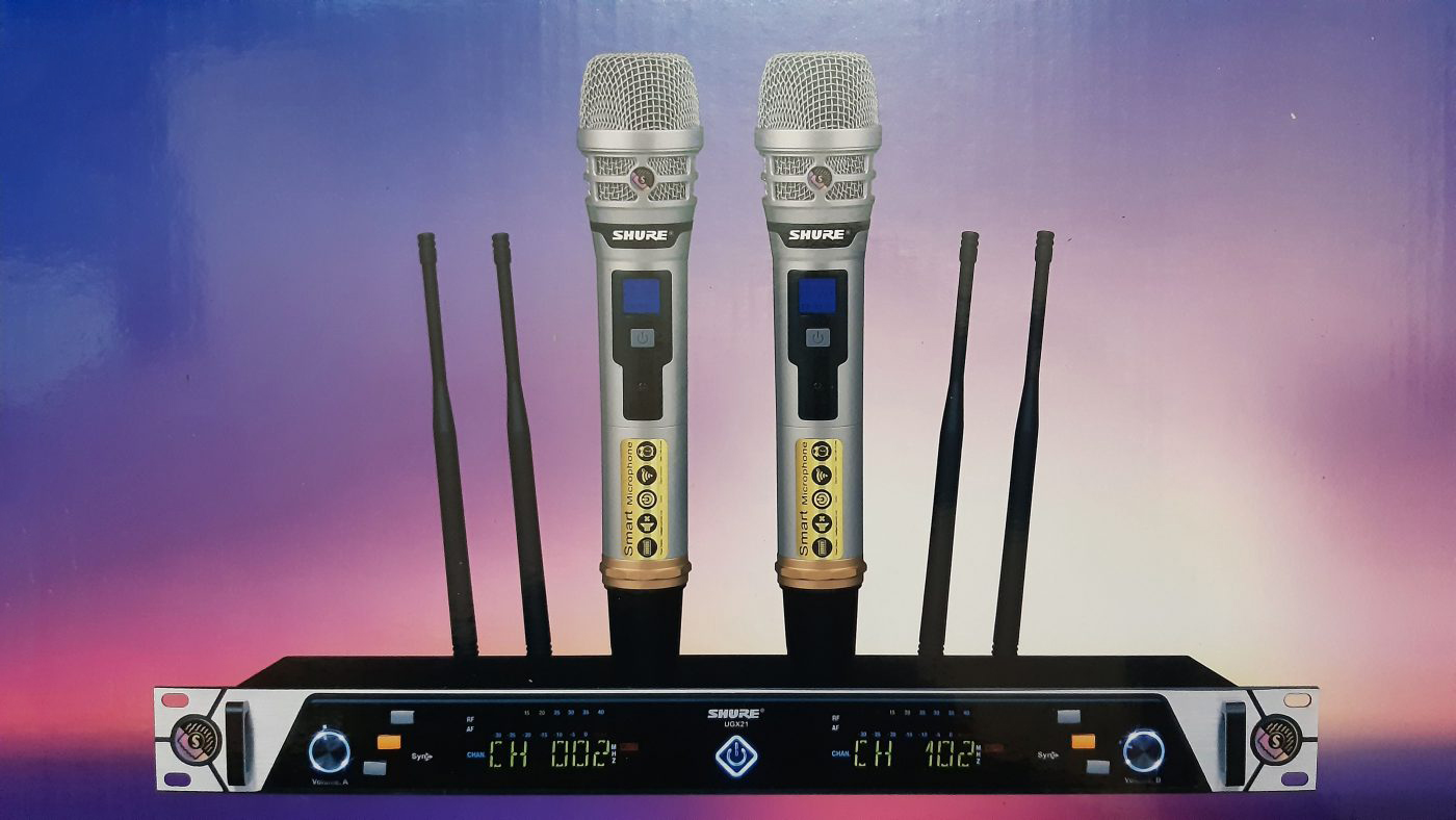 Micro Không Dây Shure Ugx21, Micro Không Dây Shure Ugx 20 Ii Cao Cấp - Míc Không Dây, Micro Không Dây Shure Ugx21 - Main Đỏ Có Ic- Loại 1, Tự Ngắt - Micro Không Dây Shure Ugx21 Model Mới Nhất Năm 2020, 4 Râu Thu Sóng Cực Khỏe, Hát Cực Nhẹ.