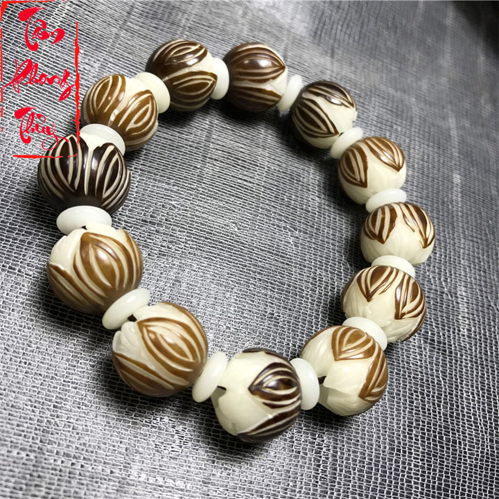 Vòng Tay Phong Thủy Hạt Bồ Đề Tinh Nguyệt Cao Cấp Chạm Khắc Hoa Sen - Pháp Tâm