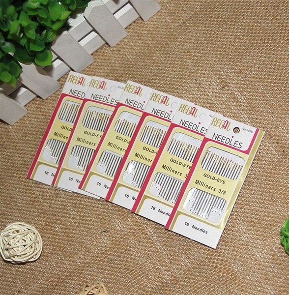 Vỉ 16 cây kim may cán vàng.