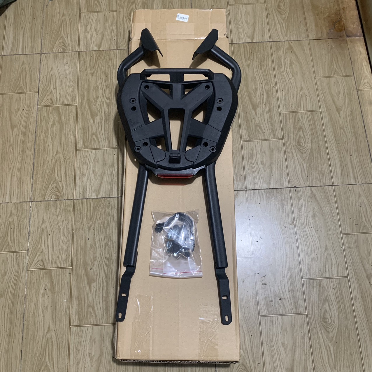 Cảng sau xe raider fi và satria loại dài gắn thùng sau kiểu đế vuông