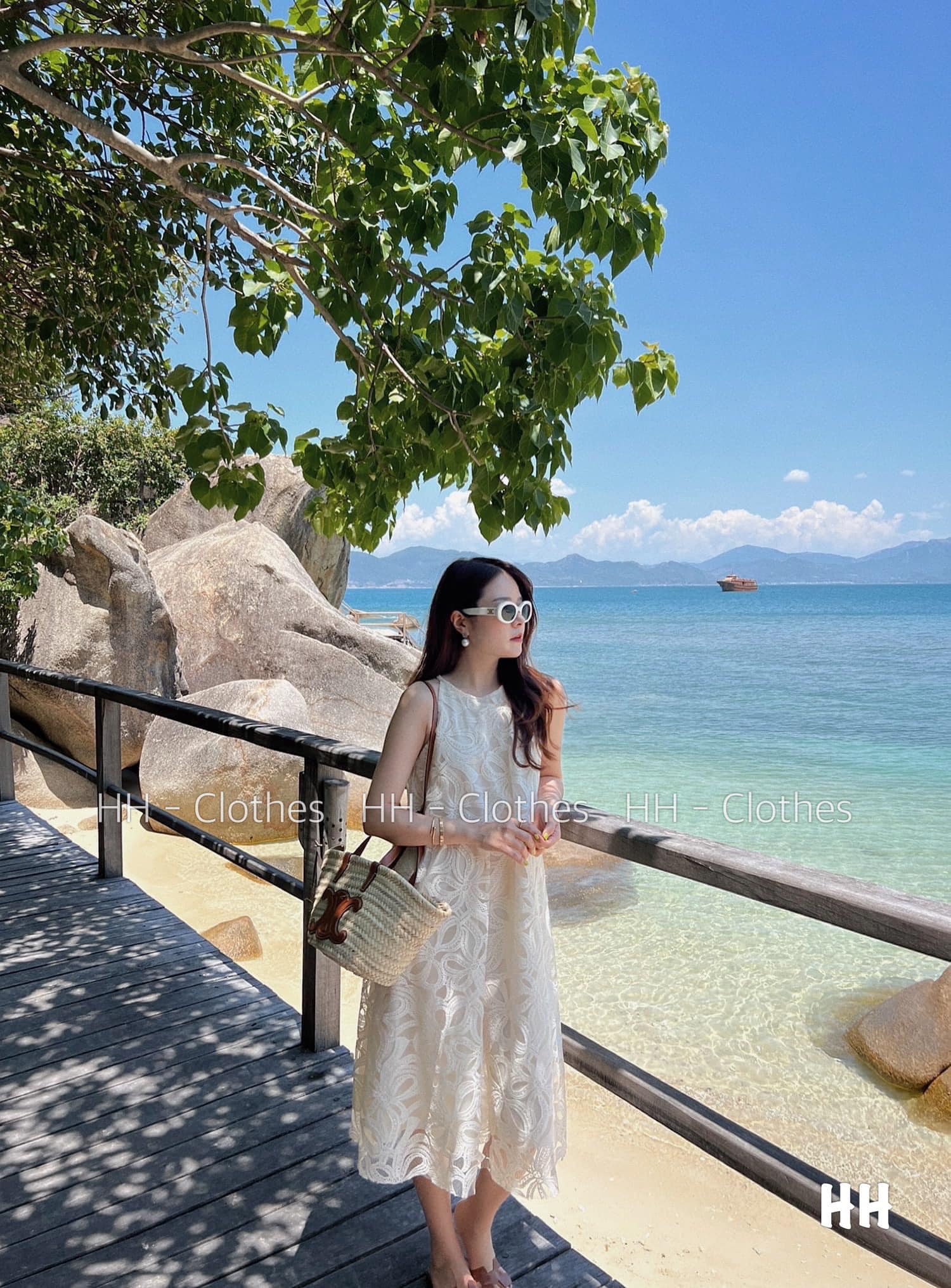 Váy yếm trắng xinh lung linh