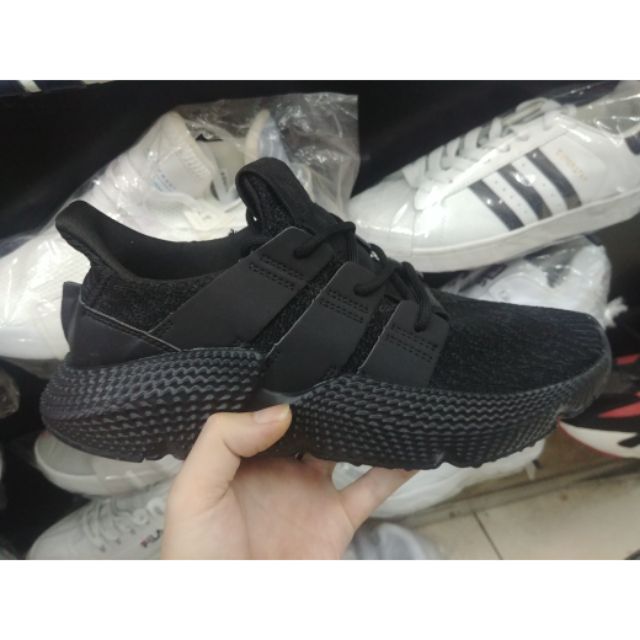 giày thể thao prophere đen xì form giầy tôn dáng, dễ vận động chất liệu thoáng mát chống hôi chân